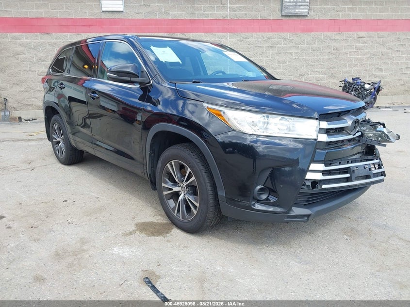 2018 TOYOTA HIGHLANDER LE | 5TDBZRFH9JS912639 | UPCARS