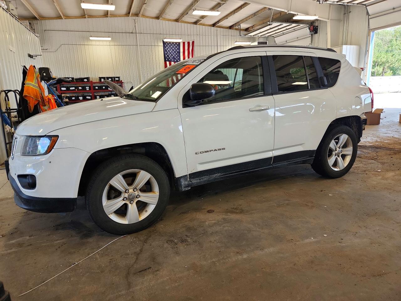 2015 JEEP COMPAS SPORT | 1C4NJDBB8FD240245 | UPCARS