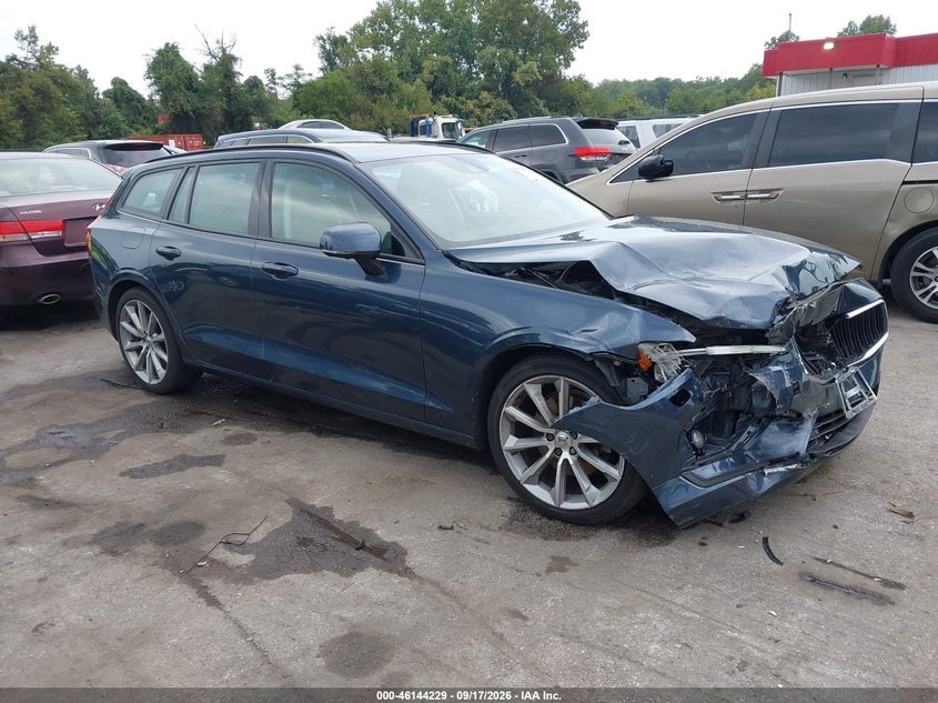 2020 VOLVO V60 T5 MOMENTUM | YV1102EK7L2356040 | UPCARS
