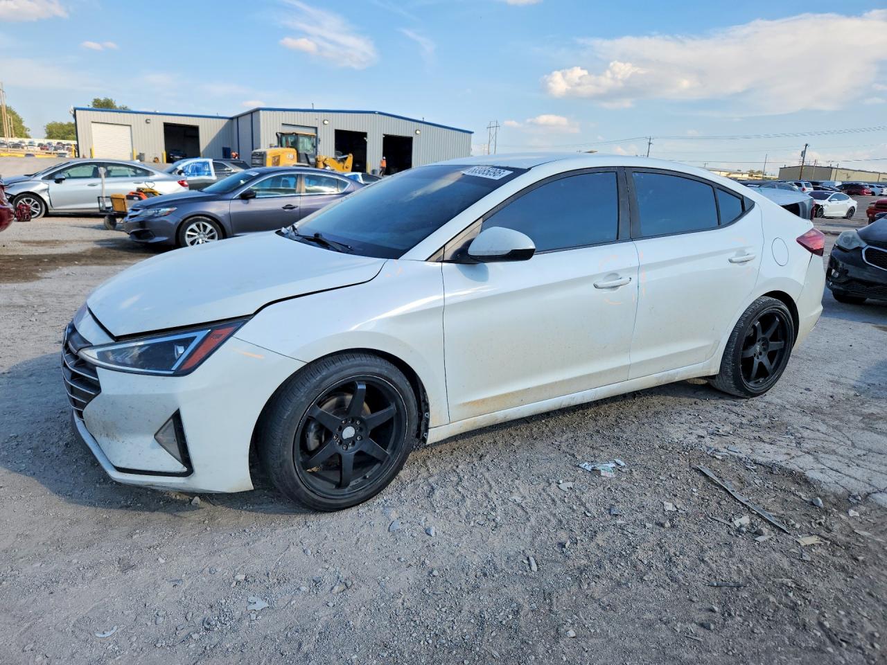 2019 HYUNDAI ELANTRA SE | 5NPD74LFXKH425672 | UPCARS