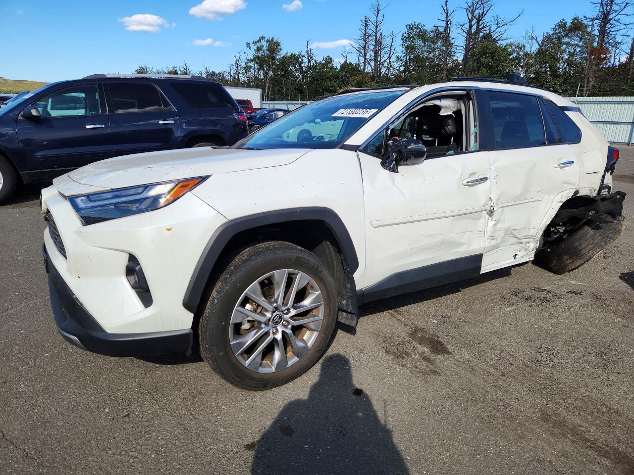 2022 TOYOTA RAV4 LIMITED | 2T3N1RFV2NW316786 | UPCARS