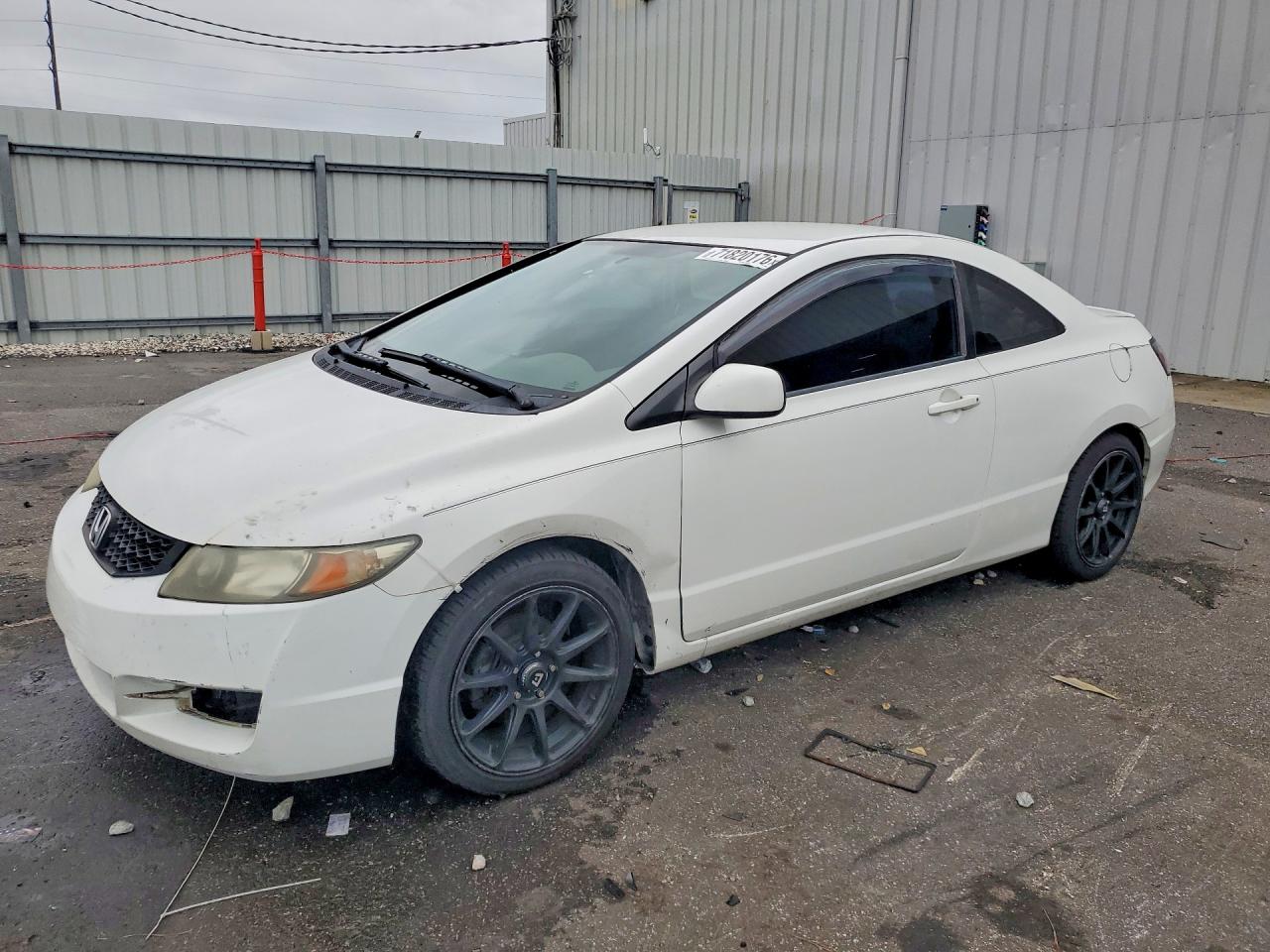 2011 HONDA CIVIC LX | 2HGFG1A69BH506084 | UPCARS