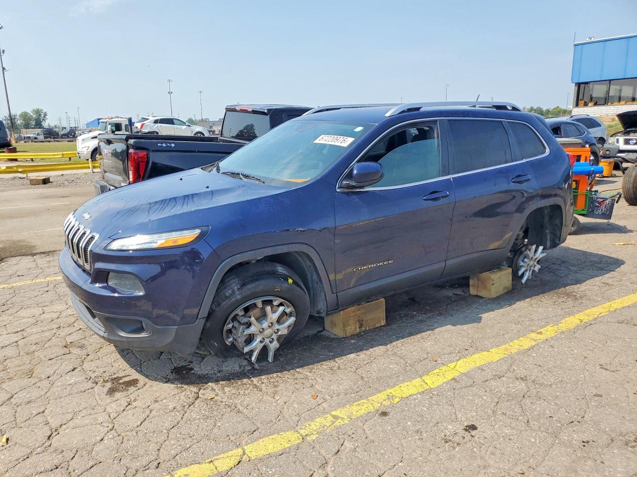 2014 JEEP CHEROKEE LATITUDE | 1C4PJMCS7EW184048 | UPCARS