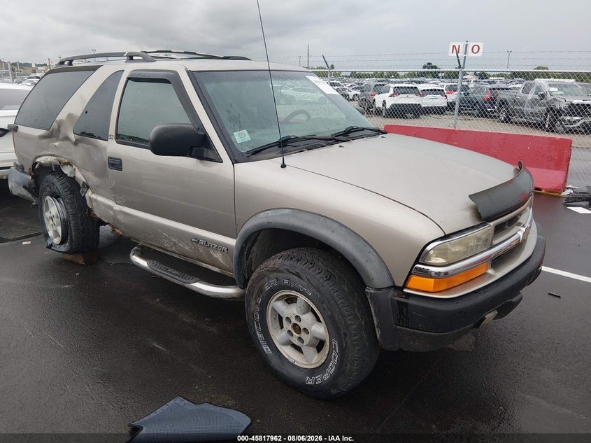 2000 CHEVROLET BLAZER LS | 1GNCT18W3YK206259 | UPCARS