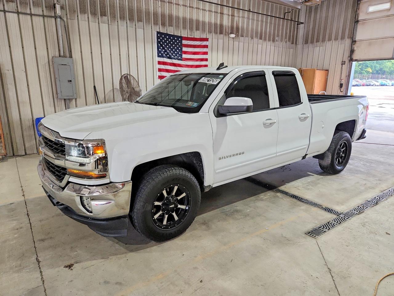 2018 CHEVROLET SILVERADO K1500 LT | 2GCVKREC2J1102333 | UPCARS