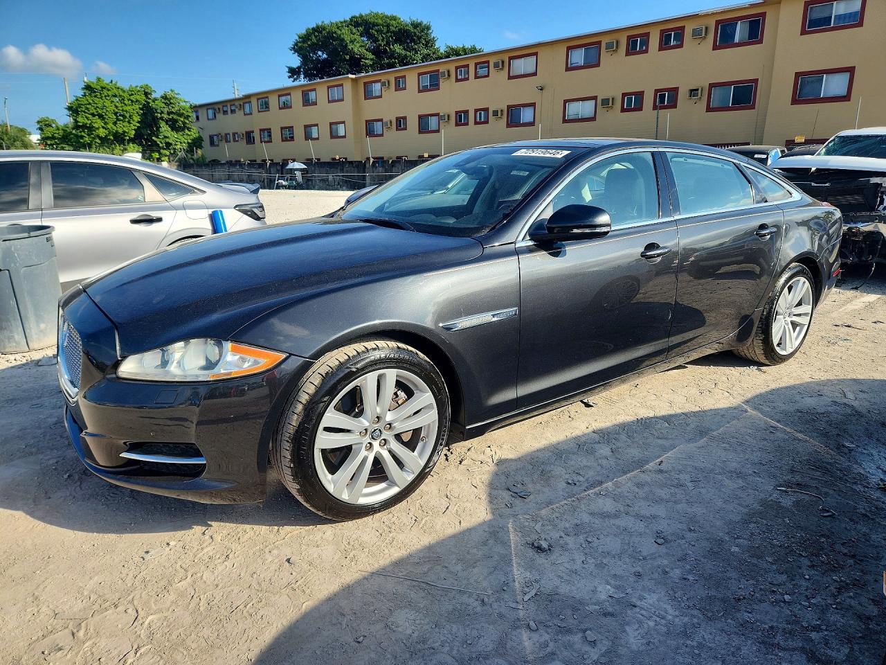 2011 JAGUAR XJ | SAJWA2GB9BLV08044 | UPCARS