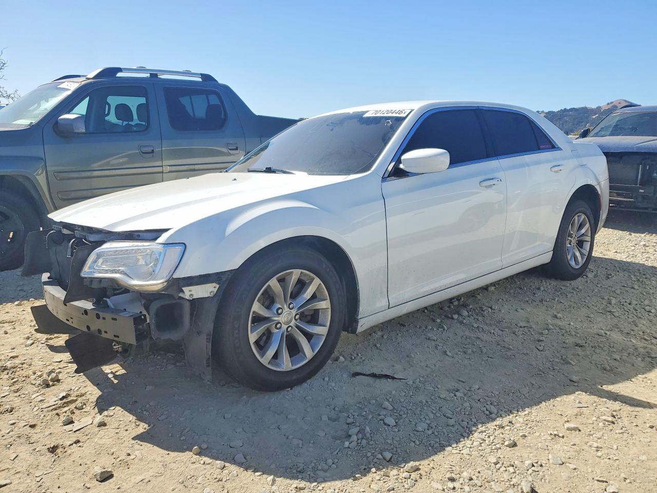 2015 CHRYSLER 300 LIMITED | 2C3CCAAG1FH818190 | UPCARS