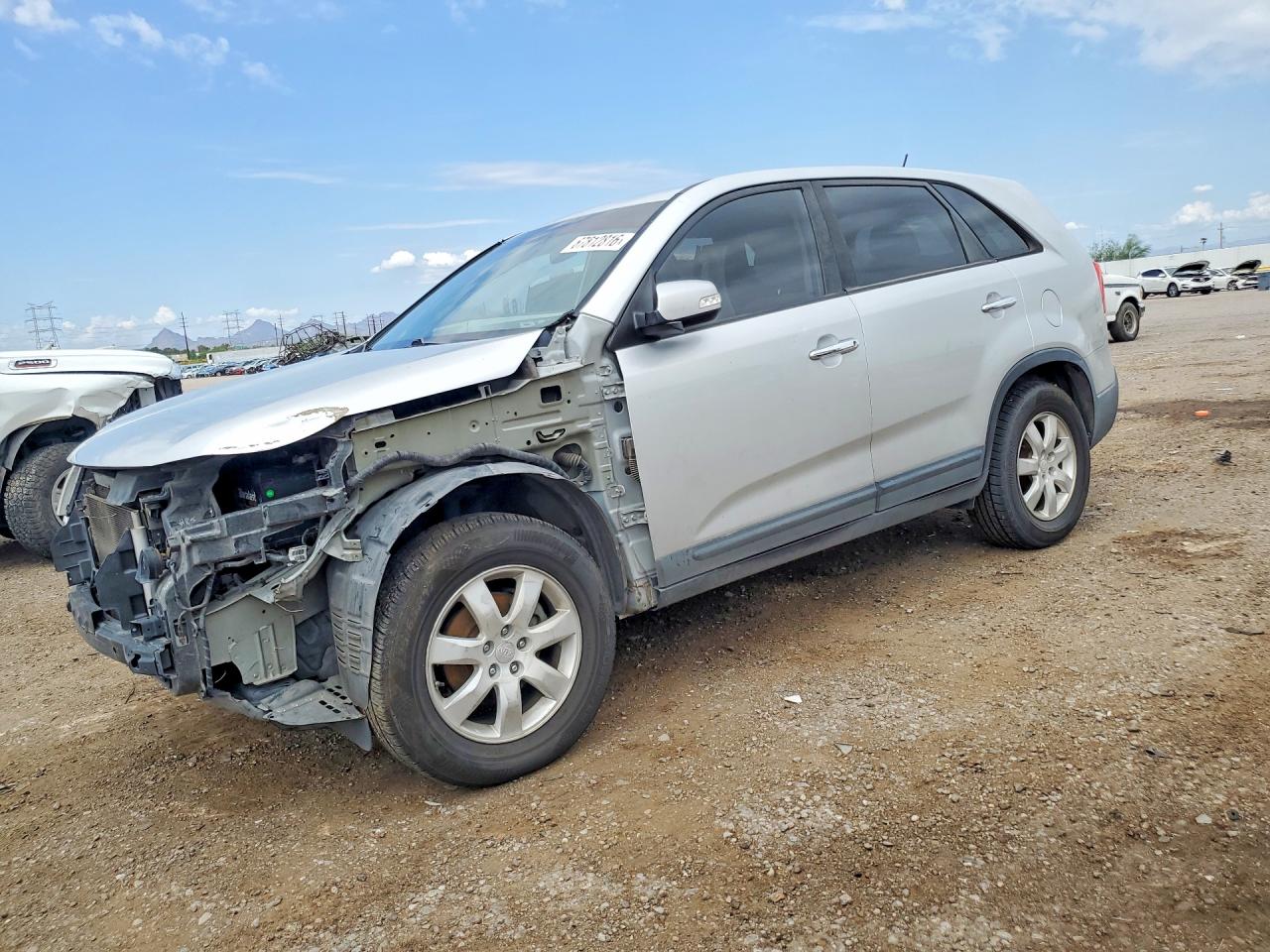 2011 KIA SORENTO LX | 5XYKT3A12BG034401 | UPCARS