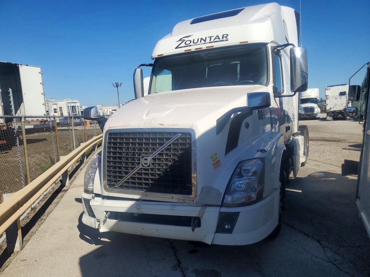 2014 VOLVO VN SEMI TRUCK | 4V4NC9EH5EN148773 | UPCARS