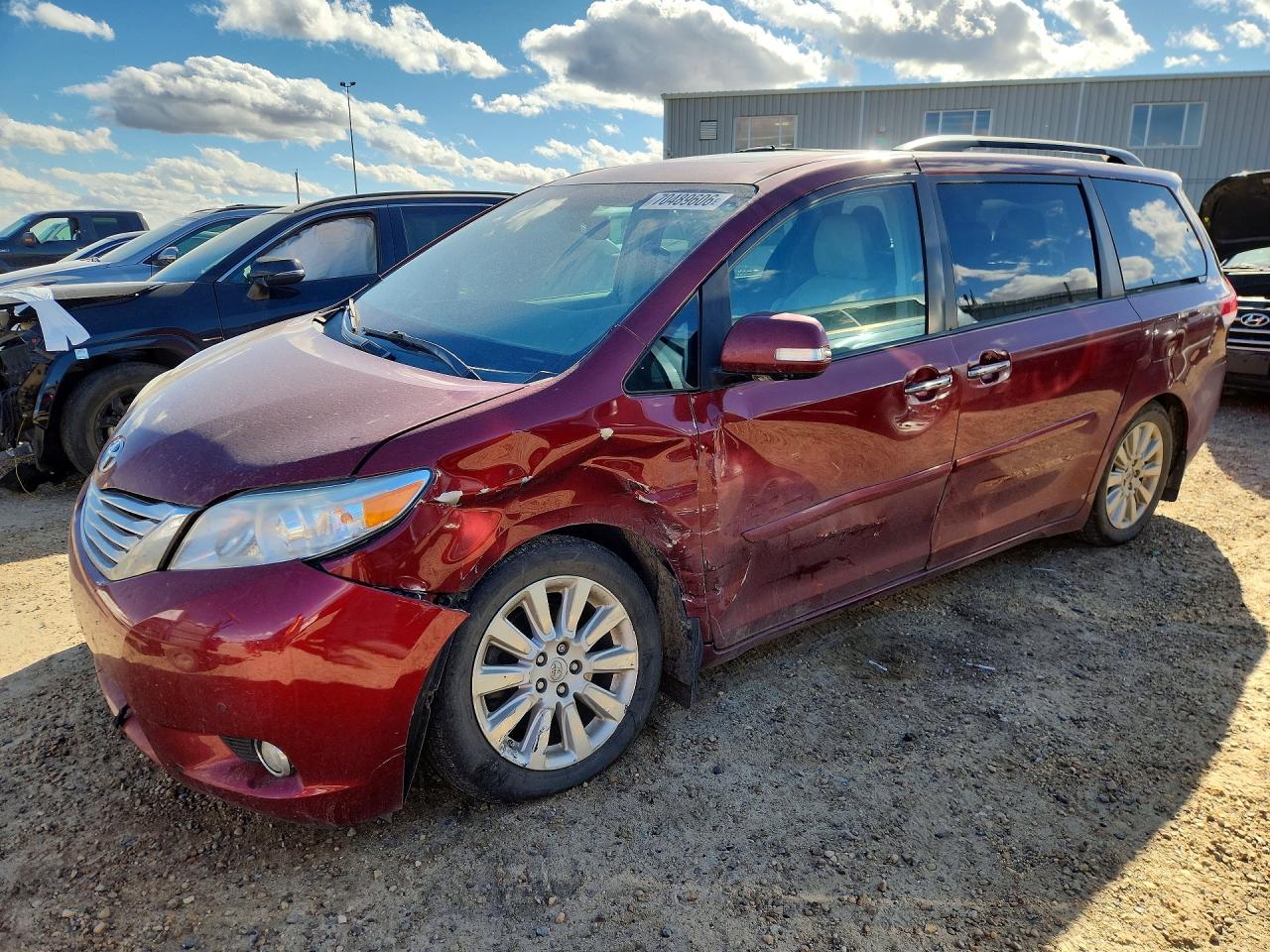 2014 TOYOTA SIENNA XLE | 5TDYK3DC1ES462722 | UPCARS
