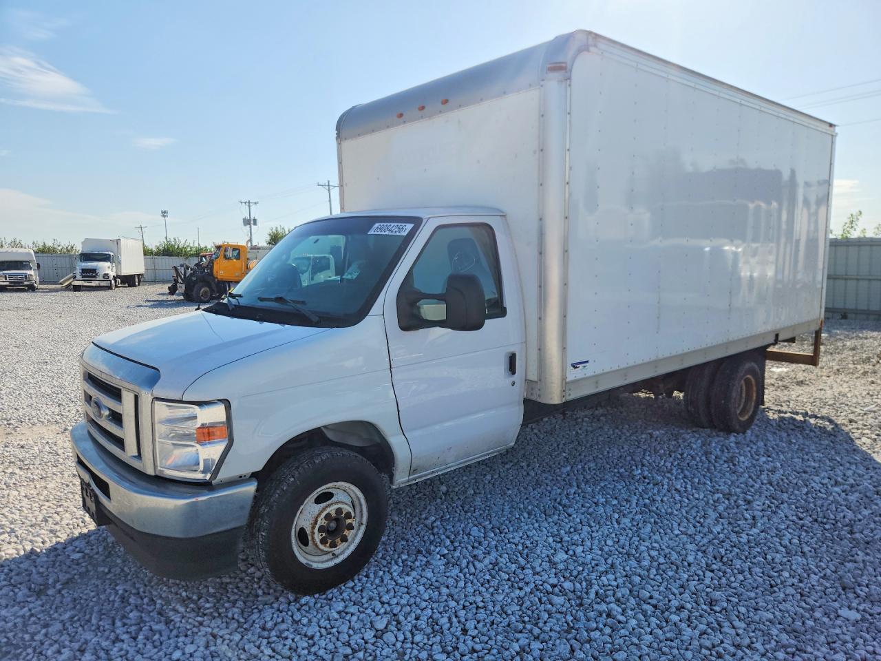 2022 FORD ECONOLINE BOX TRUCK | 1FDXE4FN8NDC25692 | UPCARS