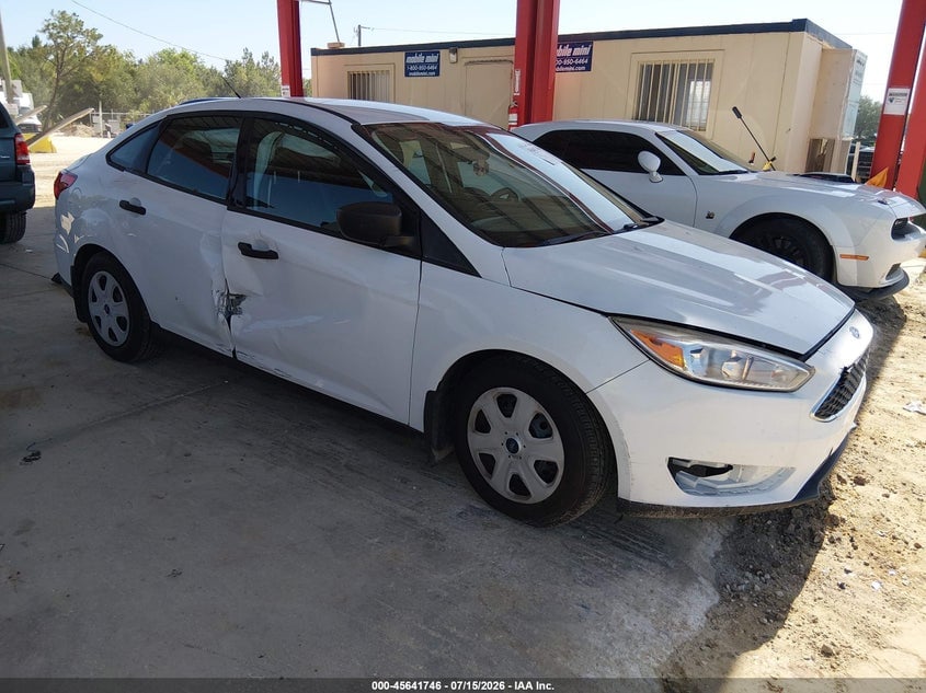 2016 FORD FOCU S | 1FADP3E25GL262636 | UPCARS