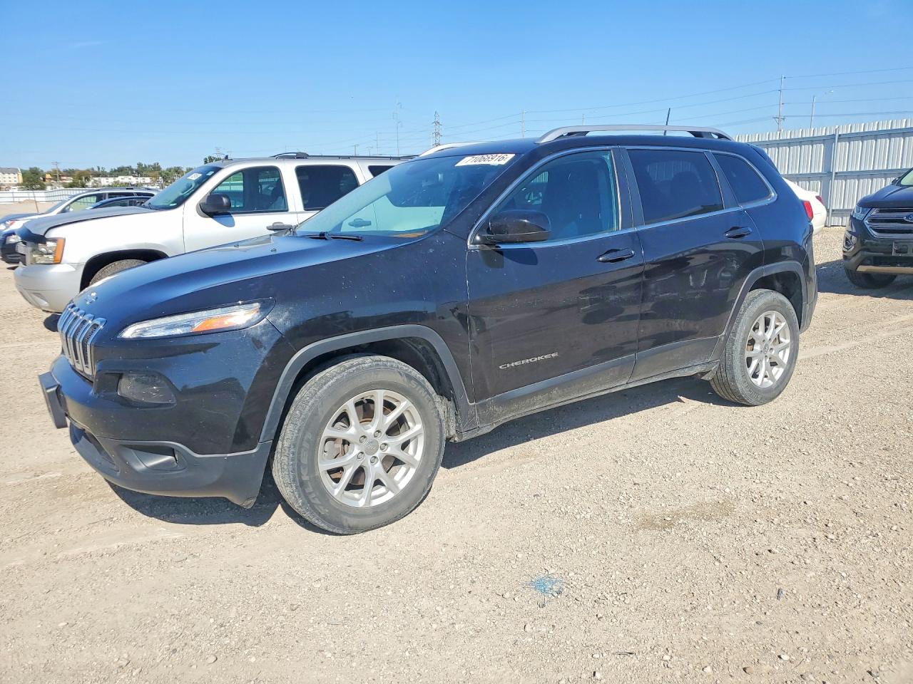 2015 JEEP CHEROKEE LATITUDE | 1C4PJMCSXFW768882 | UPCARS