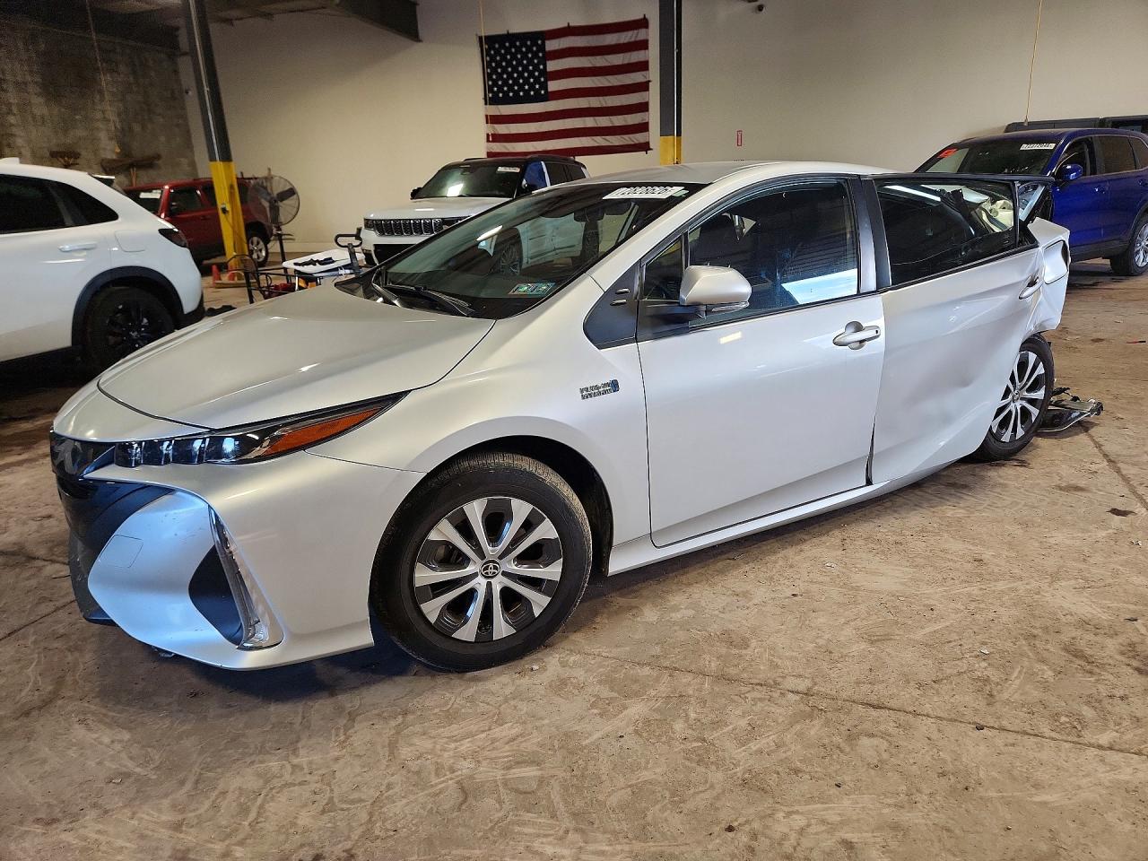 2021 TOYOTA PRIUS LE | JTDKAMFP3M3186817 | UPCARS