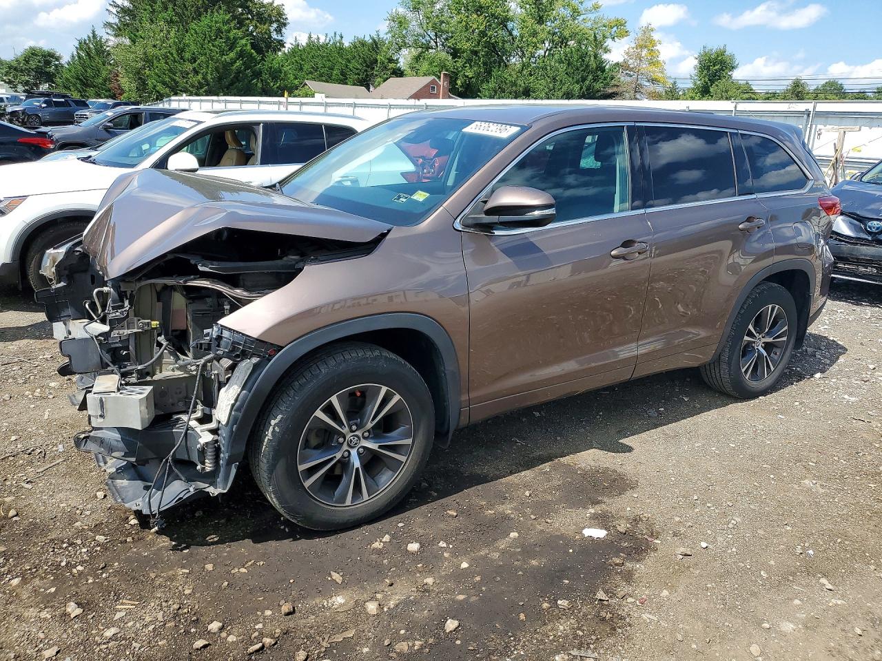 2018 TOYOTA HIGHLANDER LE | 5TDBZRFH2JS906441 | UPCARS