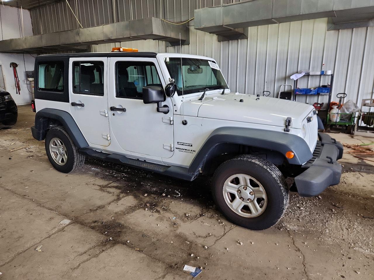 2014 JEEP WRANGLER SPORT | 1C4BJWKG5EL238001 | UPCARS