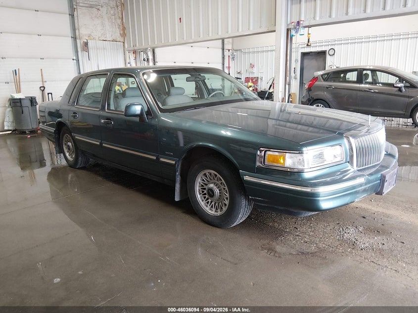 1996 LINCOLN TOWN CAR EXECUTIVE | 1LNLM81W9TY722216 | UPCARS