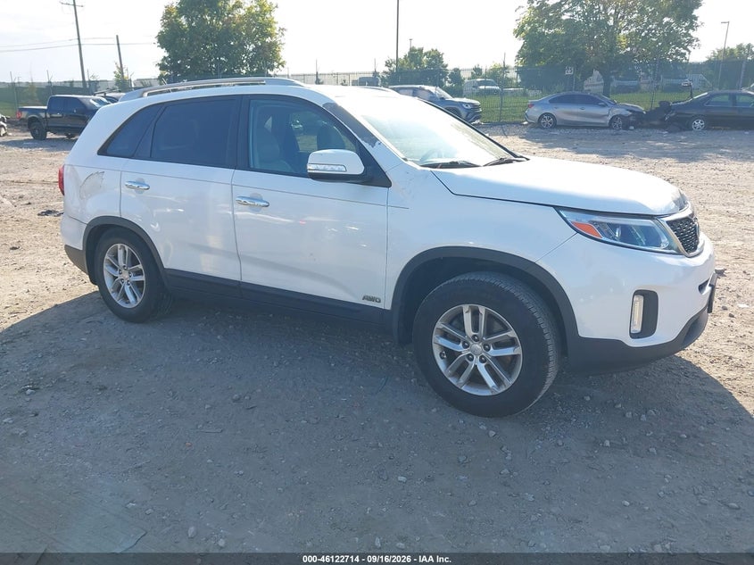2015 KIA SORENTO LX | 5XYKTCA65FG641121 | UPCARS