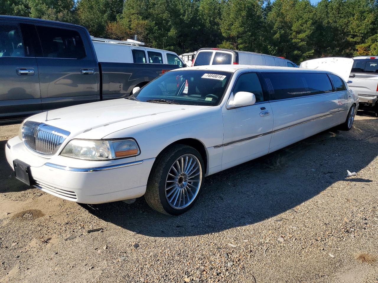 2007 LINCOLN TOWNCAR EXECUTIVE L | 1L1FM88W07Y604372 | UPCARS