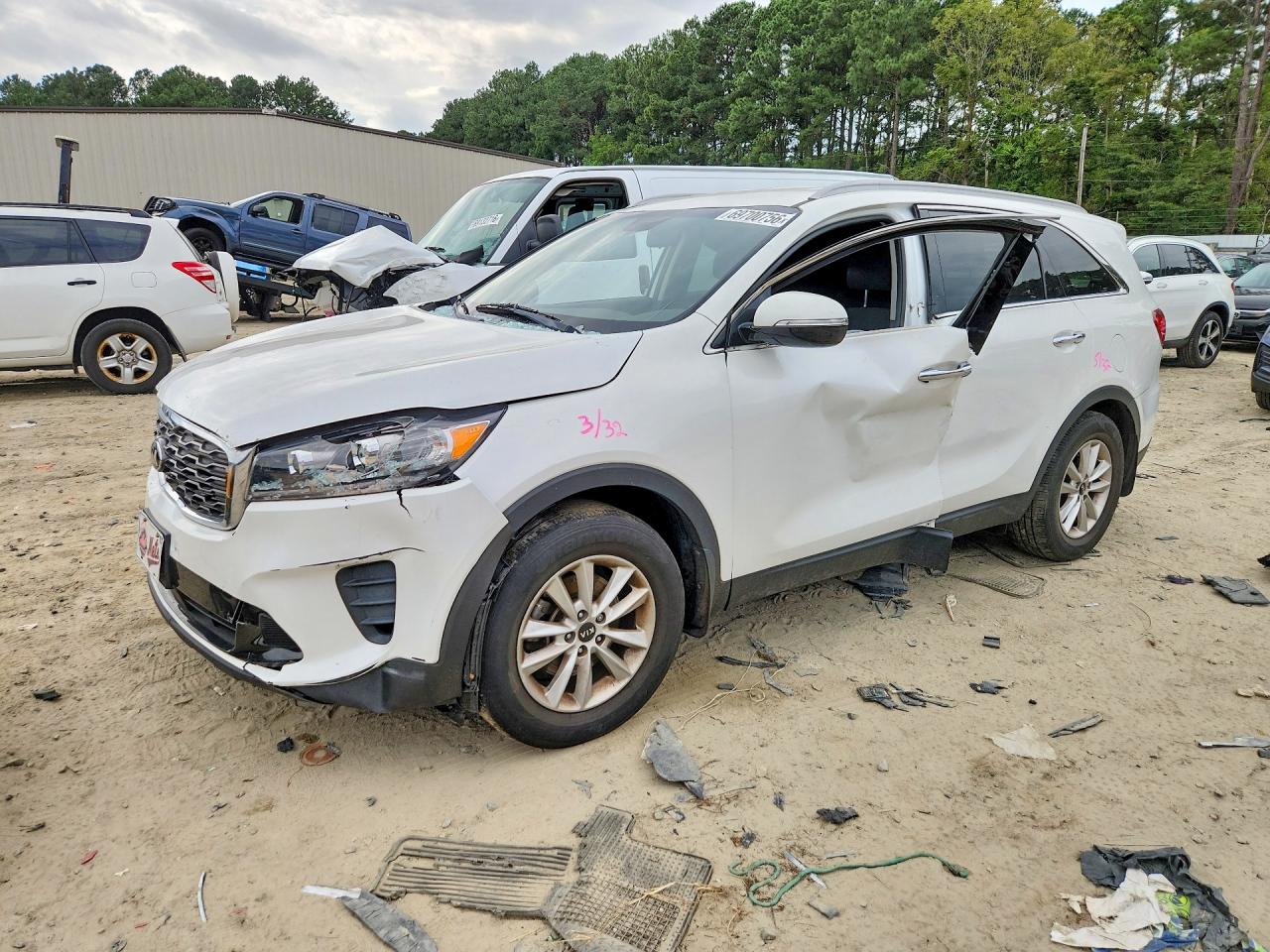 2020 KIA SORENTO LX | 5XYPG4A36LG625558 | UPCARS