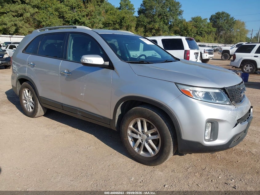 2015 KIA SORENTO LX | 5XYKT3A65FG584175 | UPCARS