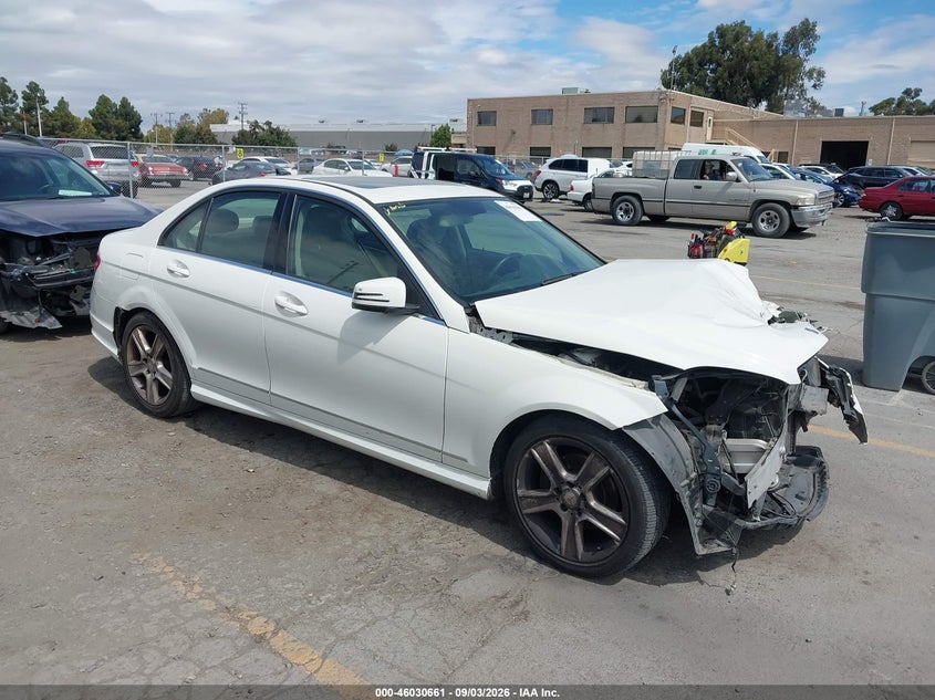2011 MERCEDES-BENZ C 300 LUXURY/SPORT | WDDGF5EB7BA425089 | UPCARS