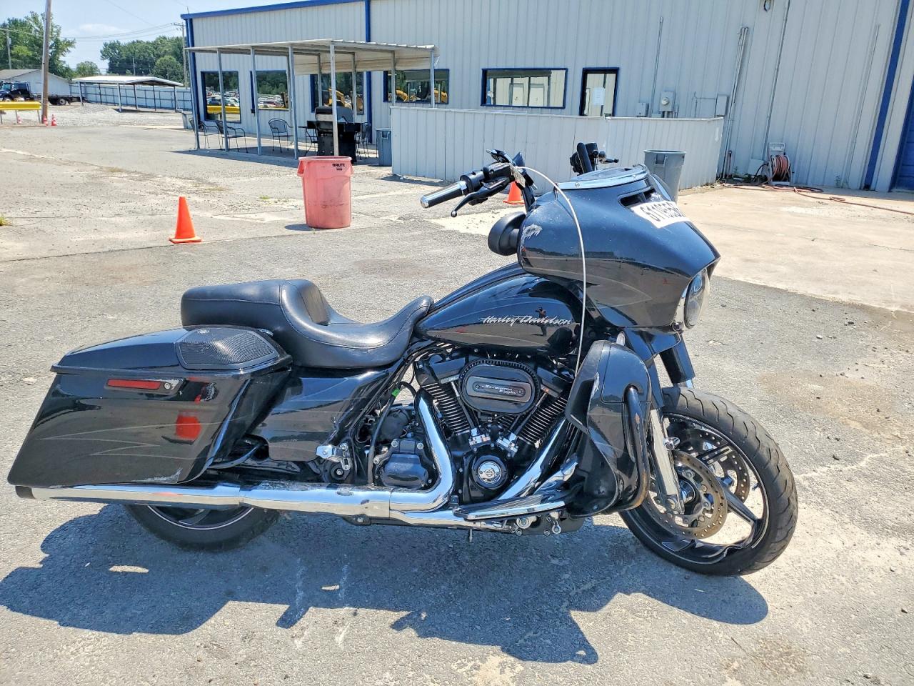 2017 HARLEY-DAVIDSON FL CVO STREET GLIDE | 1HD1PXF13HB954457 | UPCARS