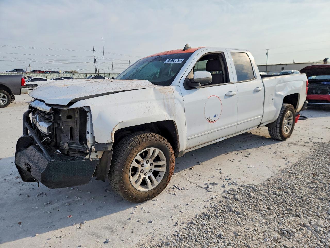 2017 CHEVROLET SILVERADO K1500 LT | 1GCVKREC2HZ245574 | UPCARS