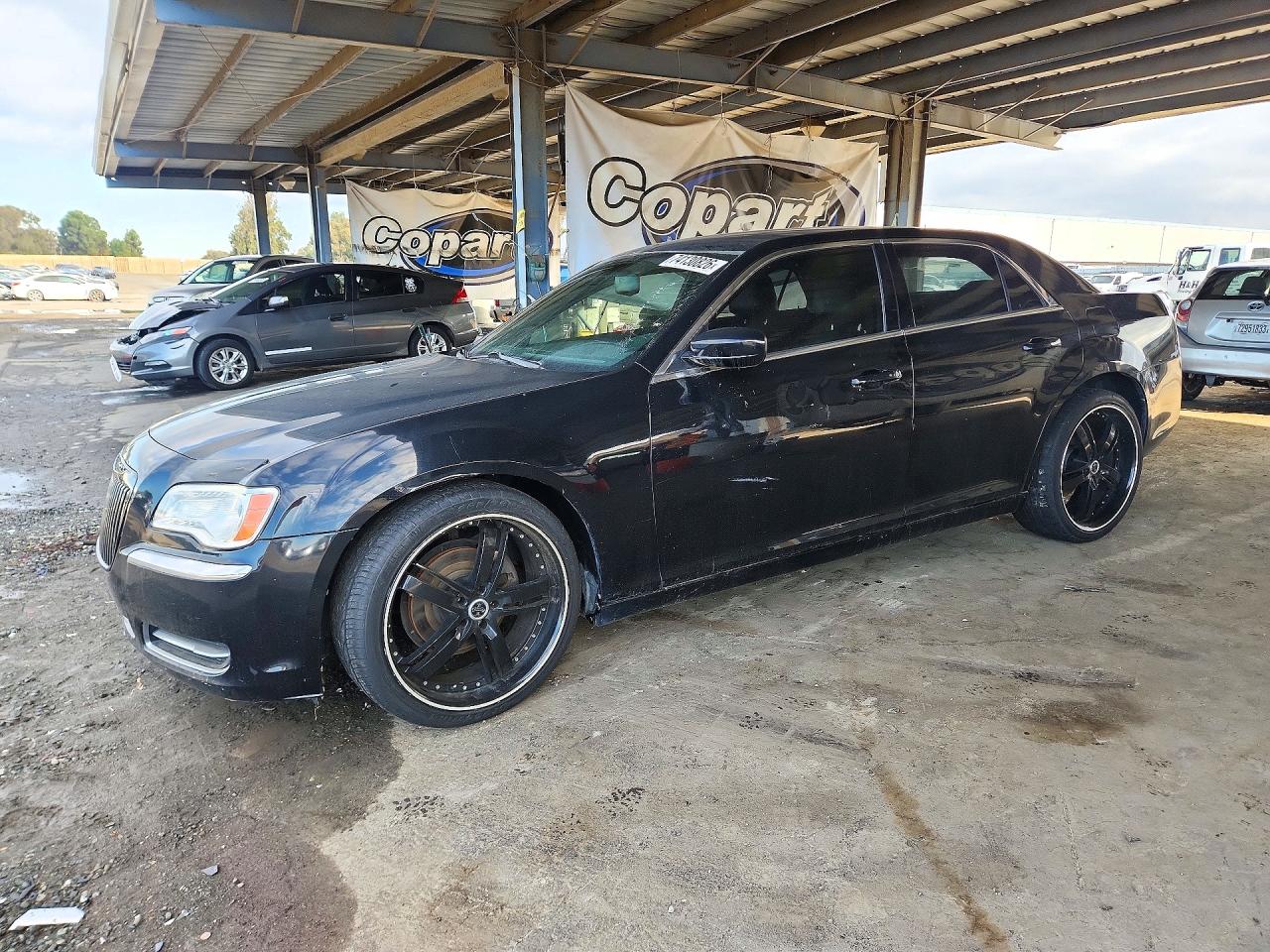 2014 CHRYSLER 300 | 2C3CCAAG3EH132599 | UPCARS