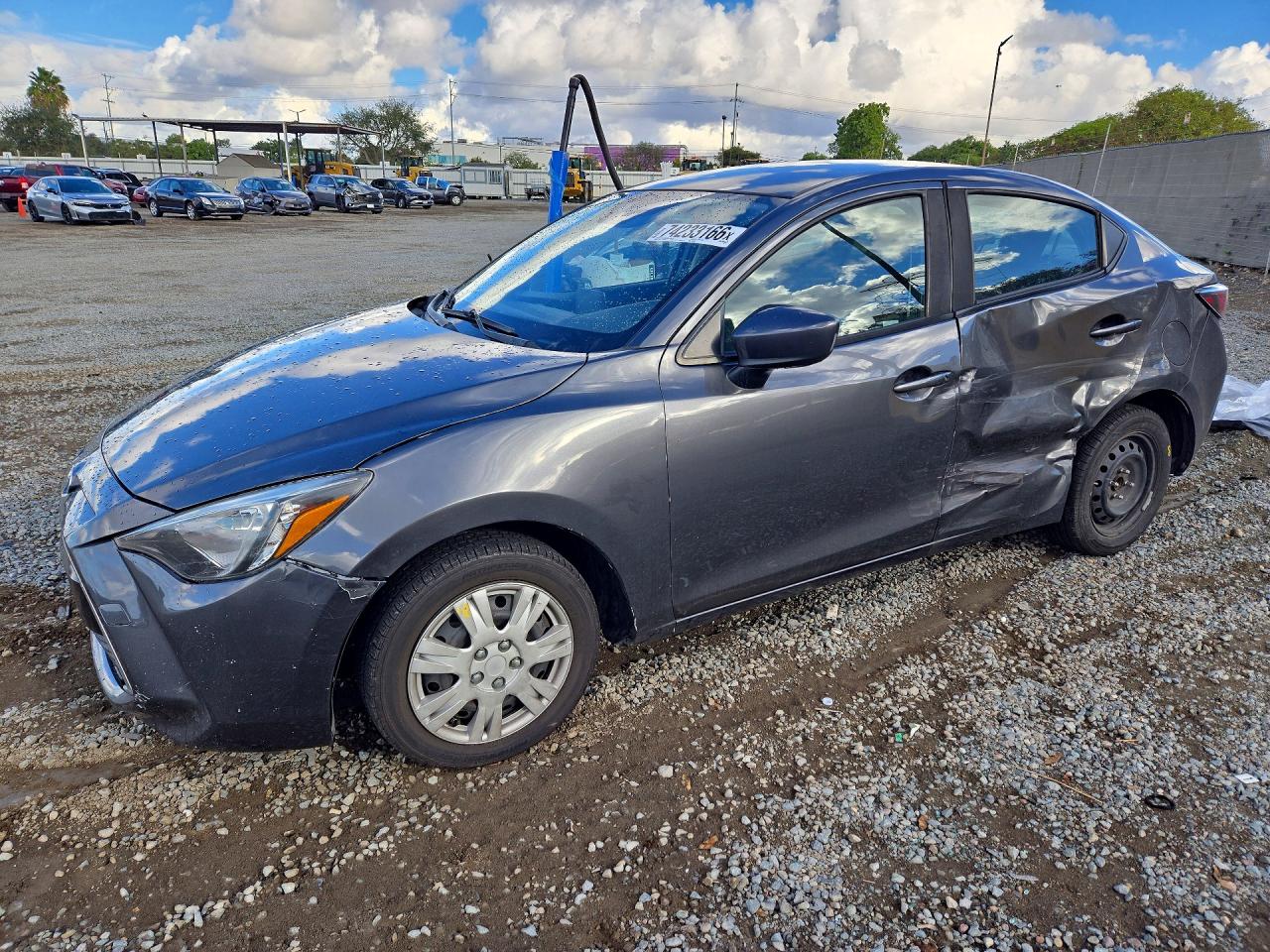 2017 TOYOTA YARIS BASE | 3MYDLBYV7HY174753 | UPCARS