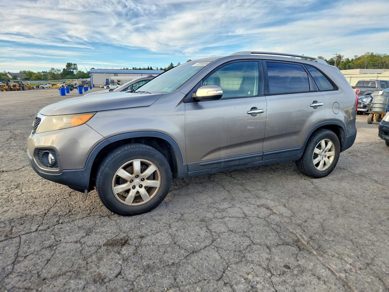 2011 KIA SORENTO LX | 5XYKT3A1XBG107725 | UPCARS