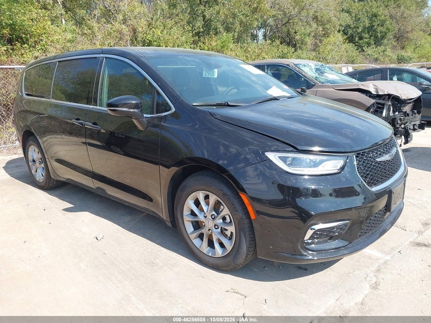 2026 CHRYSLER PACIFICA LIMITED | 2C4RC1GG3TR283317 | UPCARS