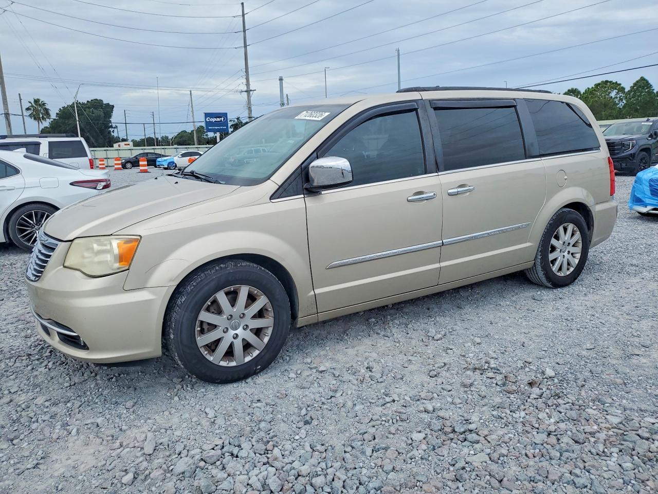 2013 CHRYSLER MINIVAN TOURING | 2C4RC1BG9DR720388 | UPCARS