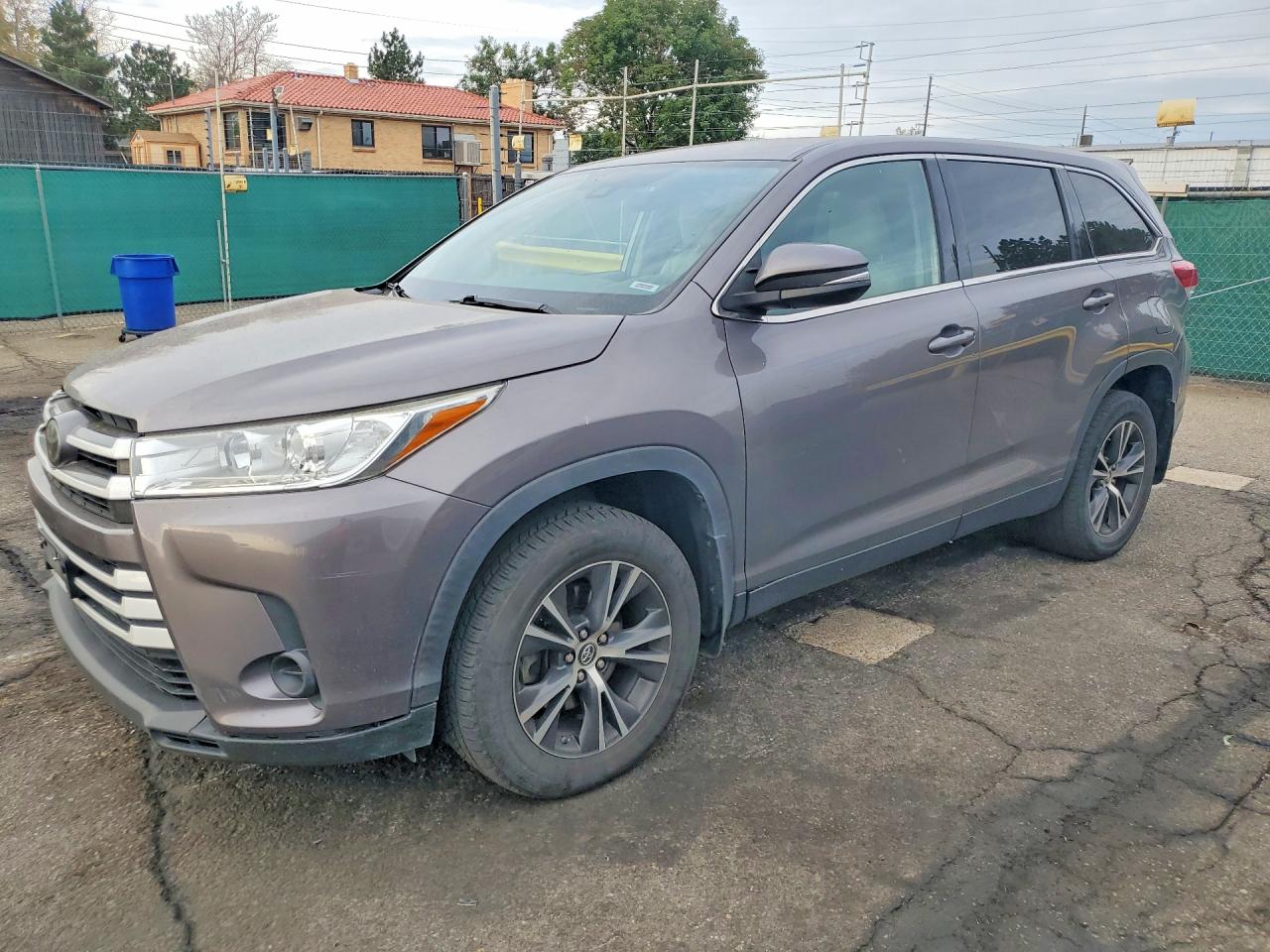 2019 TOYOTA HIGHLANDER LE | 5TDBZRFH7KS964904 | UPCARS