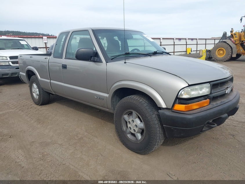 2001 CHEVROLET S-10 LS | 1GCDT19W818204246 | UPCARS