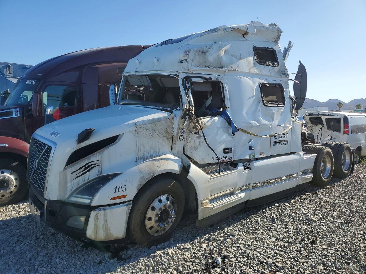 2018 VOLVO VN SEMI TRUCK | 4V4NC9EH0JN895174 | UPCARS