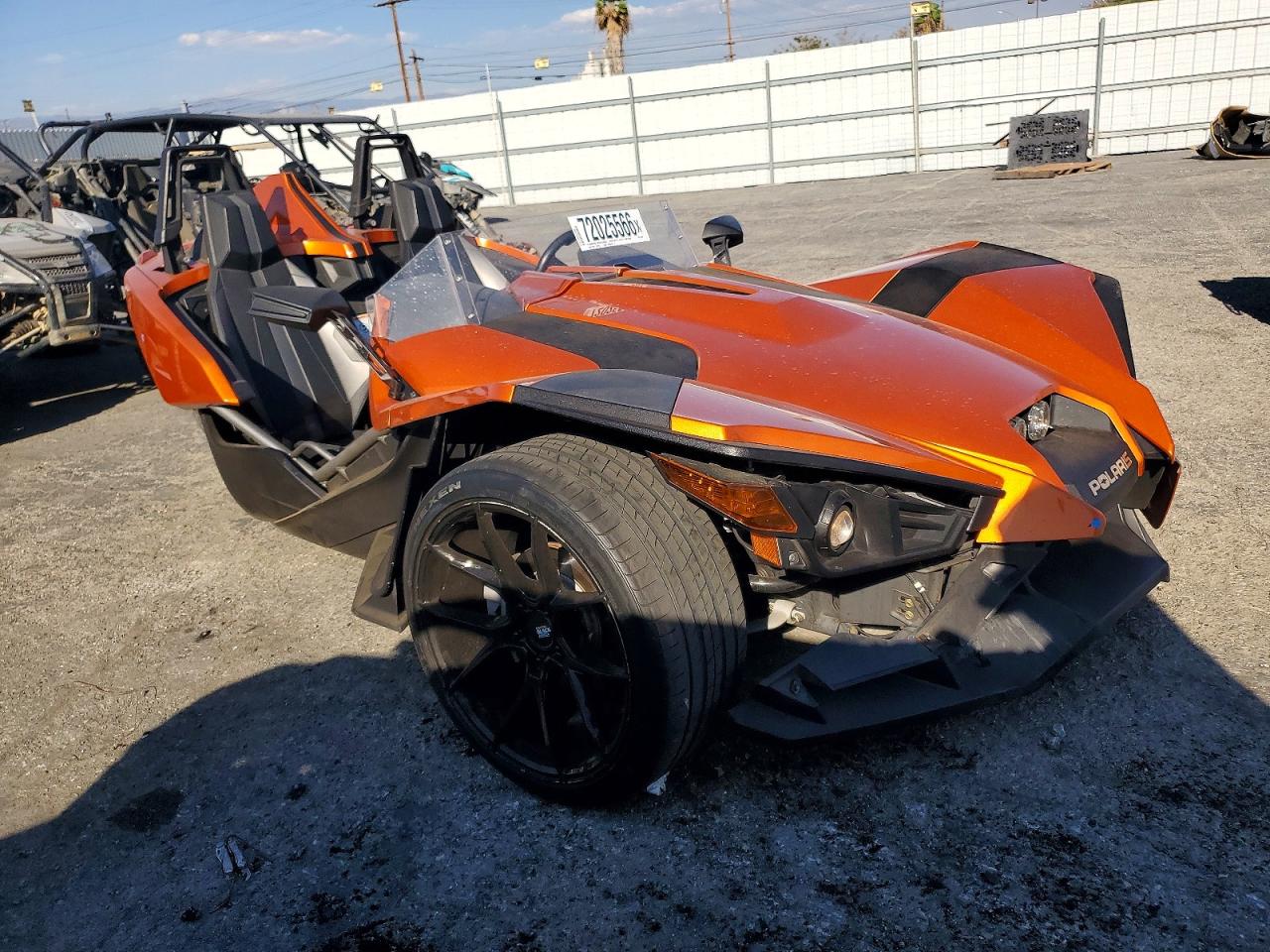 2015 POLARIS SLINGSHOT SL | 57XAAPFA8F5105995 | UPCARS