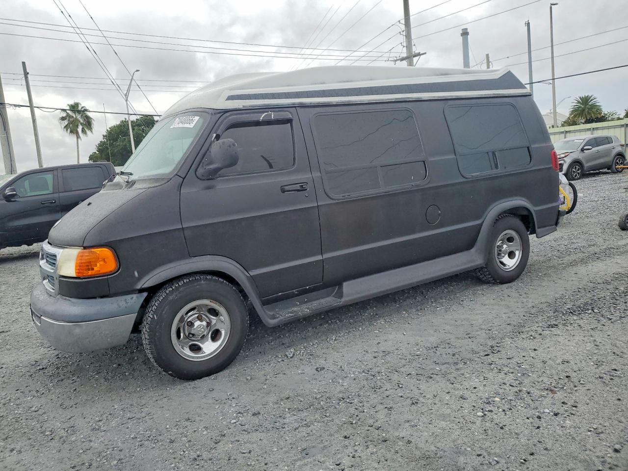 2000 DODGE B SERIES B1500 | 2B6HB11Y4YK146018 | UPCARS