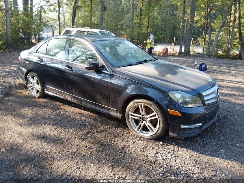 2012 MERCEDES-BENZ C 300 LUXURY 4MATIC/SPORT 4MATIC | WDDGF8BB2CF907477 | UPCARS