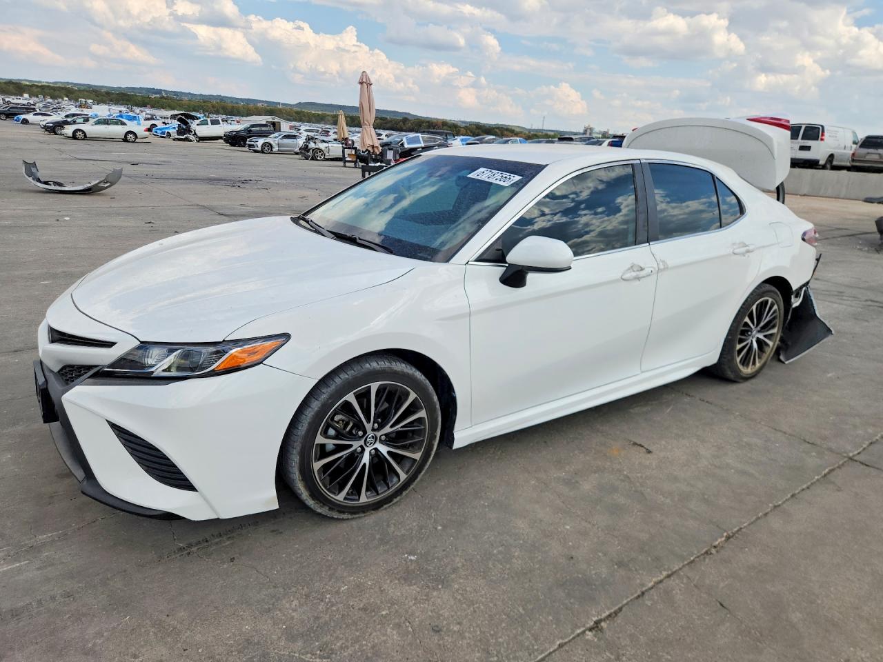 2018 TOYOTA CAMRY SE | 4T1B11HK8JU148971 | UPCARS