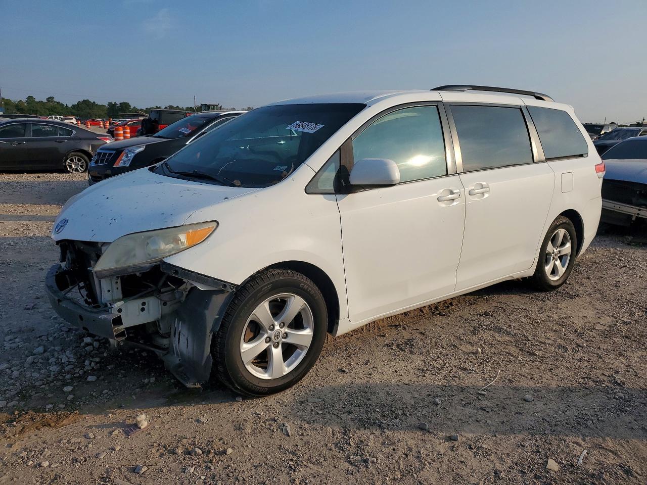 2012 TOYOTA SIENNA LE | 5TDKK3DC2CS216331 | UPCARS
