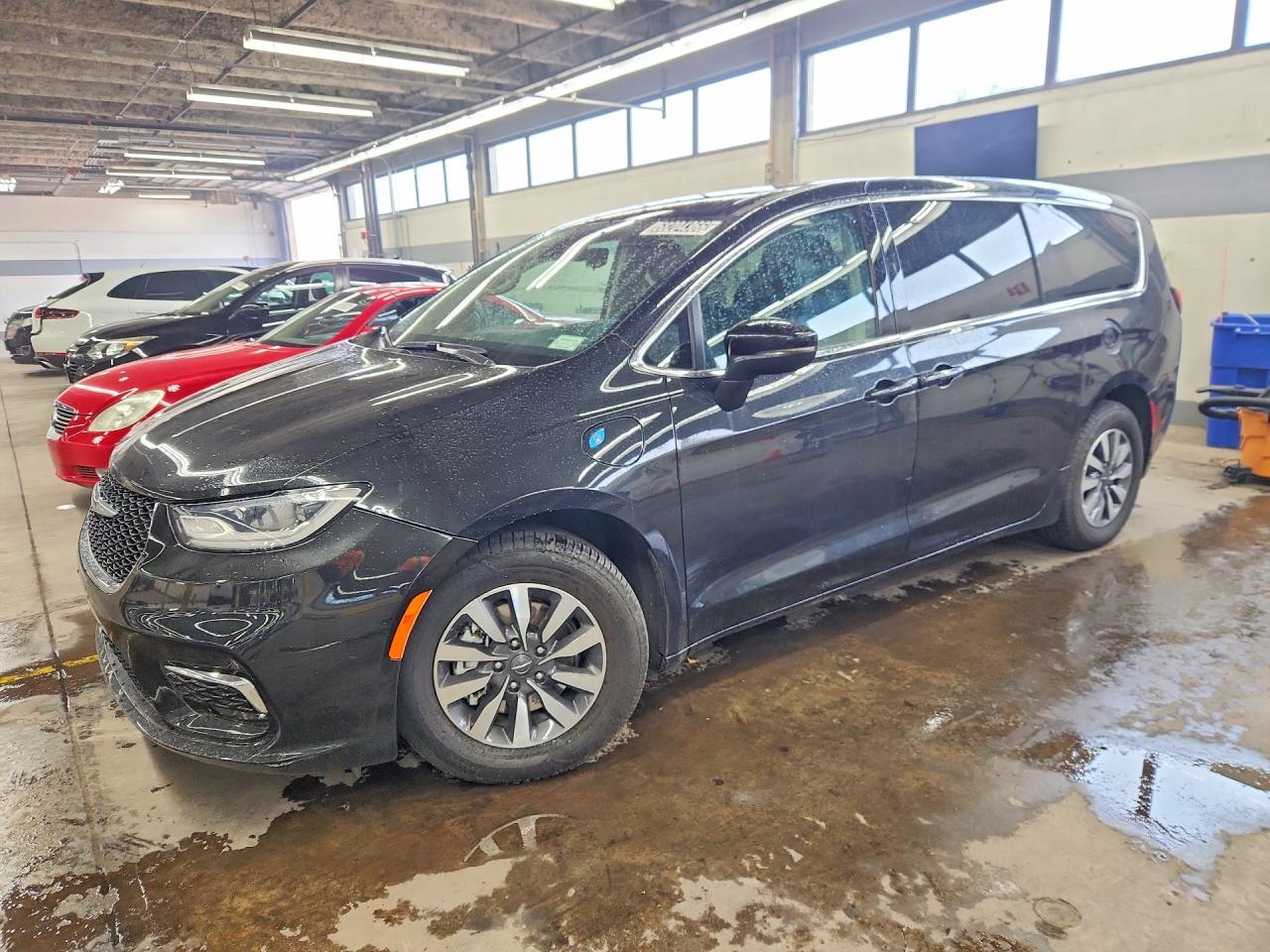2023 CHRYSLER PACIFICA HYBRID TOURING L | 2C4RC1L78PR631334 | UPCARS