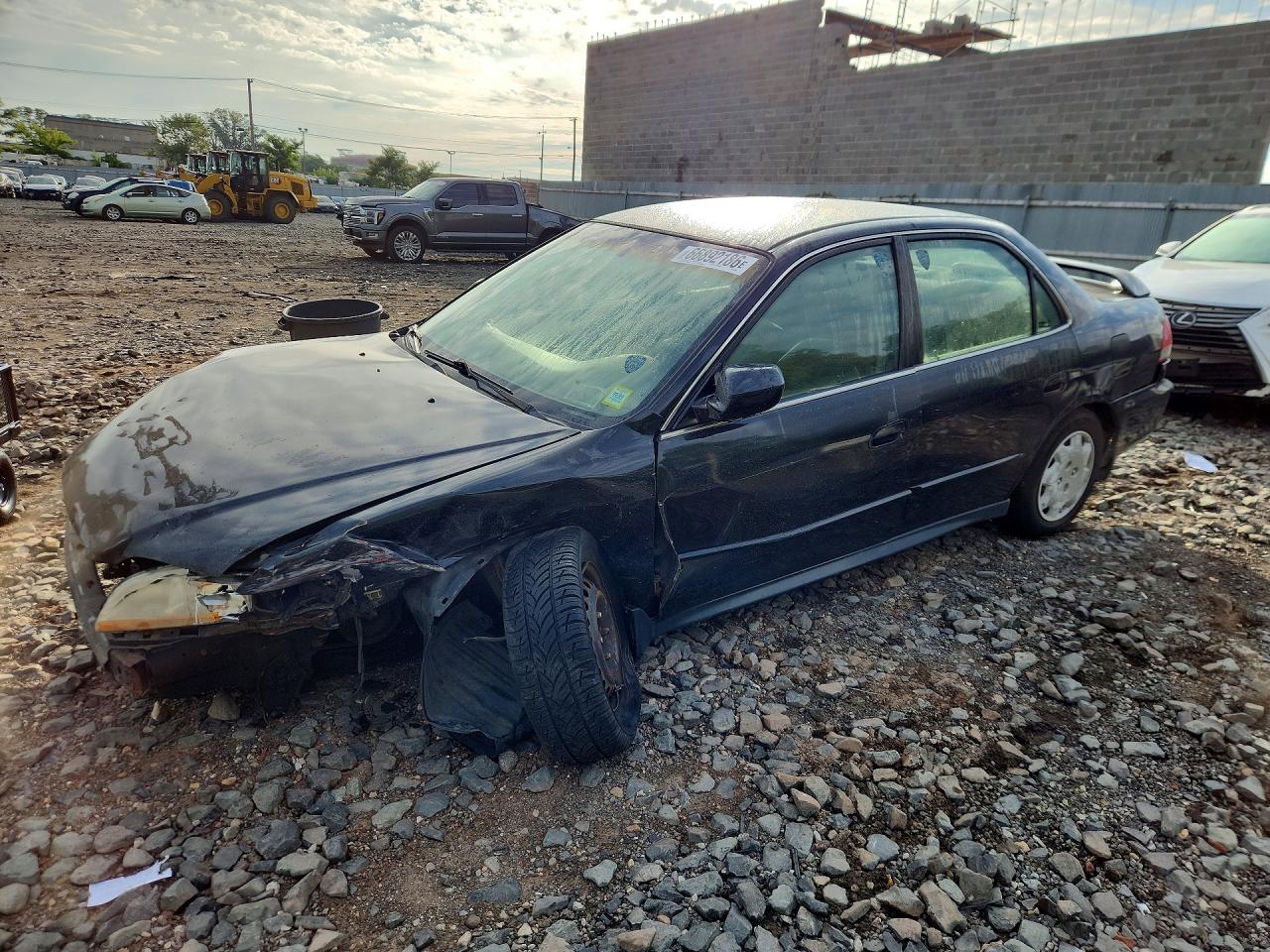 2001 HONDA ACCORD LX | 1HGCG66511A044052 | UPCARS