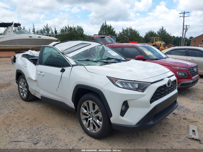 2020 TOYOTA RAV4 XLE PREMIUM | 2T3C1RFV1LC068584 | UPCARS