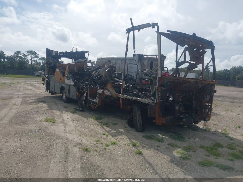 1999 FORD F550 SUPER DUTY STRIPPED CHASS | 3FCNF53S9XJA07813 | UPCARS