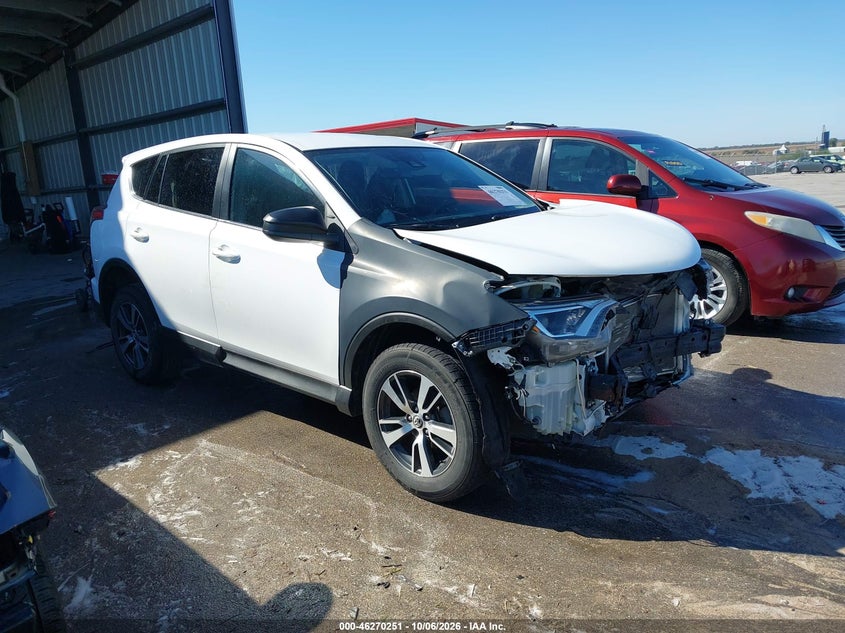 2018 TOYOTA RAV4 LE | JTMBFREVXJD251232 | UPCARS