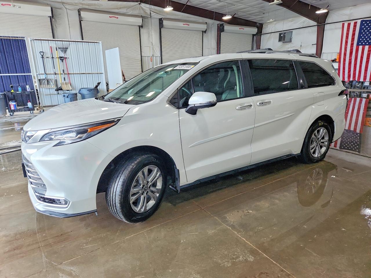 2024 TOYOTA SIENNA PLATINUM 7-PASSENGER | 5TDESKFC5RS113692 | UPCARS