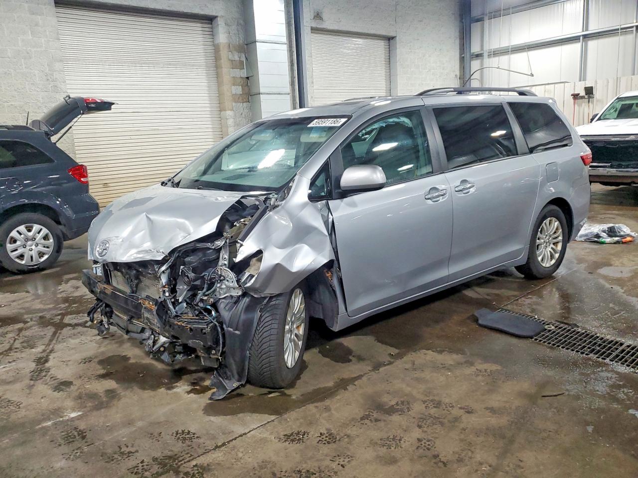 2016 TOYOTA SIENNA XLE PREMIUM 8-PASSENGER | 5TDYK3DC5GS757650 | UPCARS