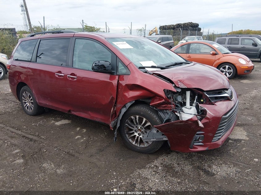 2018 TOYOTA SIENNA XLE PREMIUM 8 PASSENGER | 5TDYZ3DC2JS954567 | UPCARS