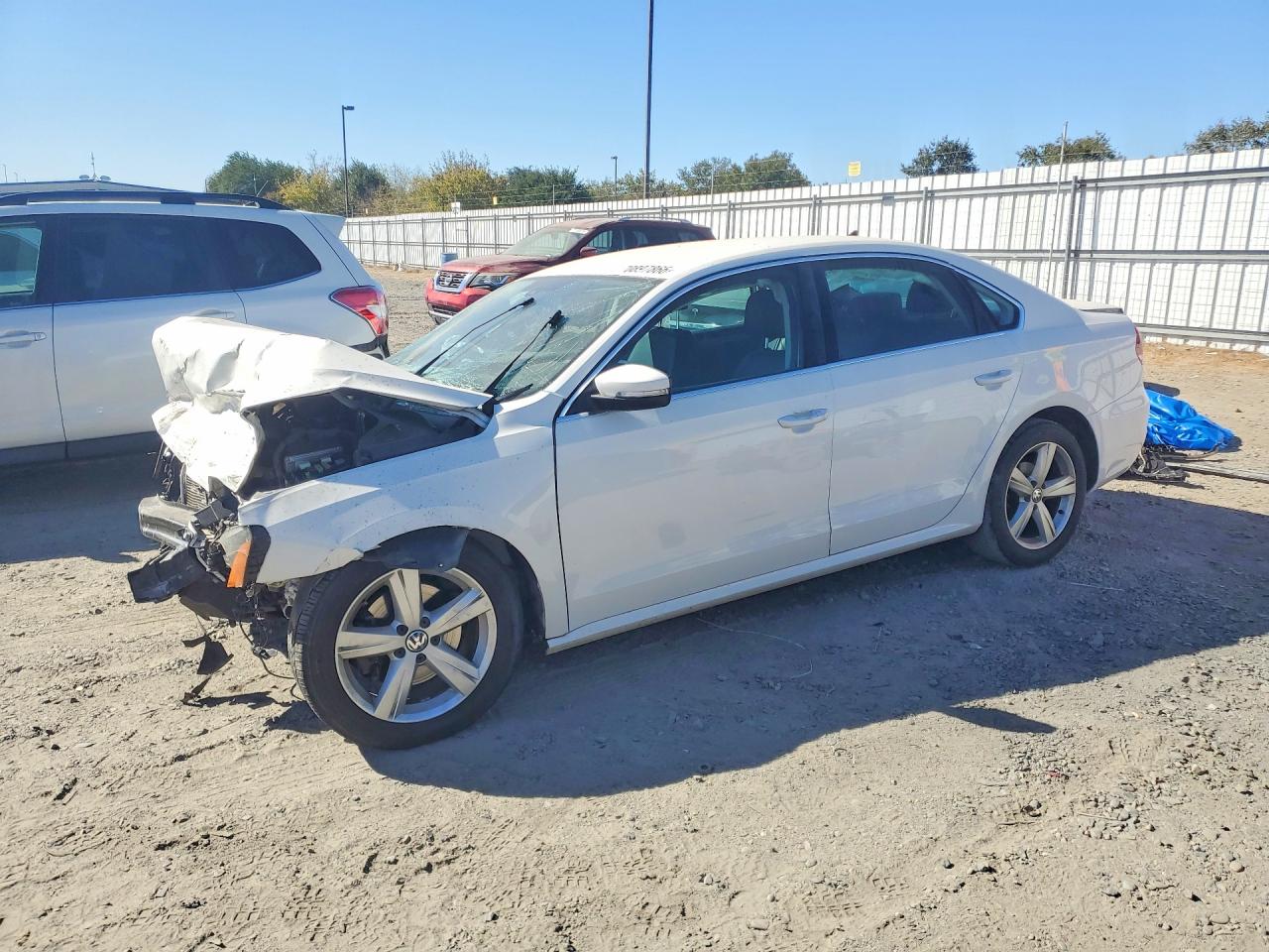 2015 VOLKSWAGEN PASSAT SE | 1VWBV7A32FC040855 | UPCARS